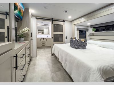 2026 Grand Design Solitude - Photo 7