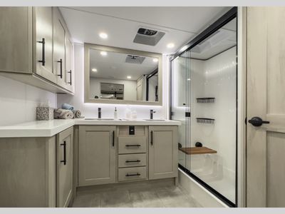 2026 Grand Design Solitude - Photo 5