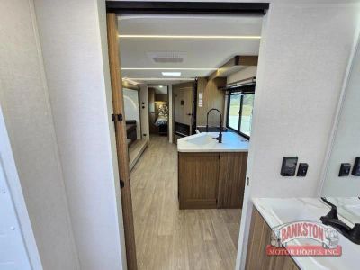 2026 Wildwood X-Lite 25ICE — photo 27 view
