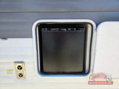 2026 Wildwood X-Lite 25ICE — detail view
