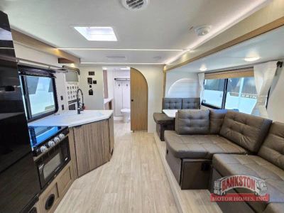 2026 Wildwood X-Lite 25ICE — photo 33 view