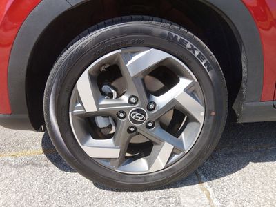 2025 Hyundai Venue - Photo 10
