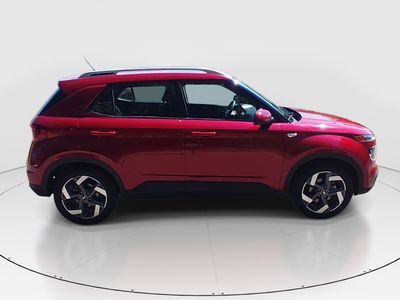 2025 Hyundai Venue - Photo 8