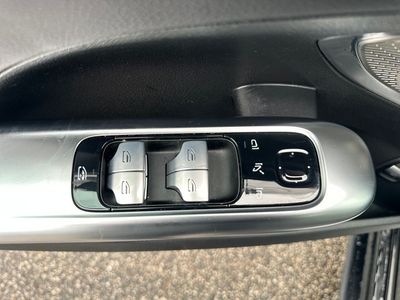 2025 Mercedes-Benz C-Class - Photo 28