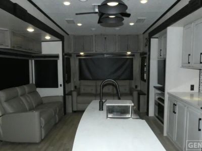 2023 KZ Durango Gold - Photo 5