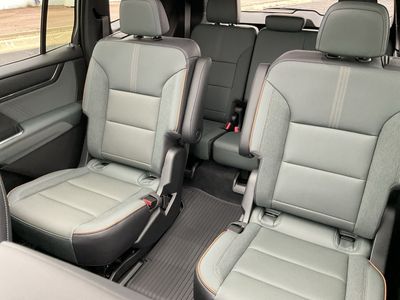 2026 GMC Acadia — photo 18 view