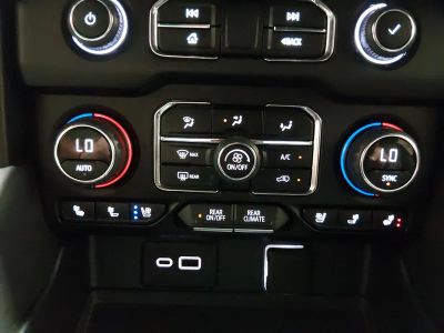 2024 Chevrolet Suburban - Photo 19