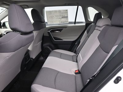2025 Toyota RAV4 XLE SUV — photo 15 view