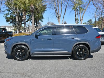 2024 Toyota Grand Highlander - Photo 2