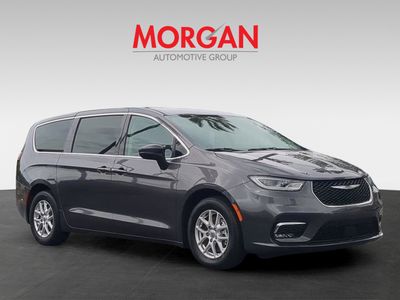 2023 Chrysler Pacifica - Photo 2