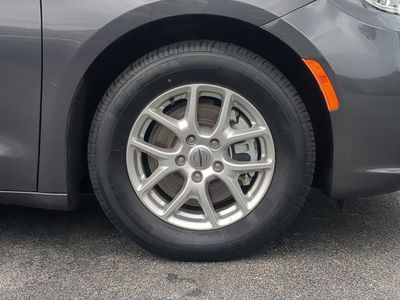 2023 Chrysler Pacifica - Photo 11