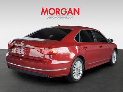 2016 Volkswagen Passat - Photo 2