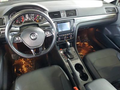 2016 Volkswagen Passat - Photo 12