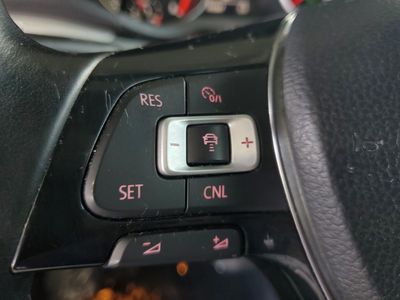 2016 Volkswagen Passat - Photo 24