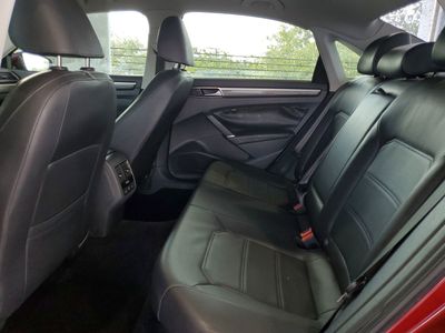 2016 Volkswagen Passat - Photo 9