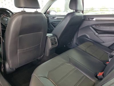 2016 Volkswagen Passat - Photo 10