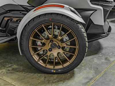 2025 Can-Am Spyder RT Sea-To-Sky — engine compartment view