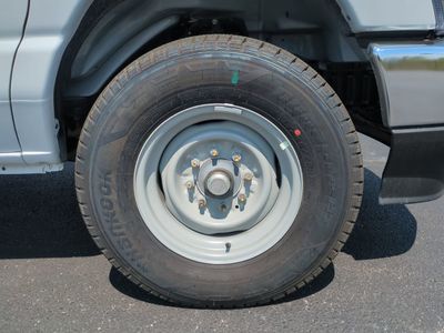 2026 Ford E-350SD - Photo 11