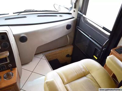 2012 Winnebago 42E — photo 13 view