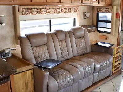 2012 Winnebago 42E — photo 18 view