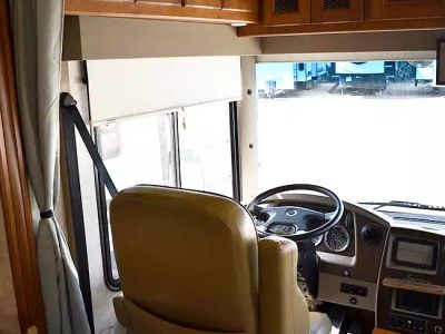 2012 Winnebago 42E — photo 10 view