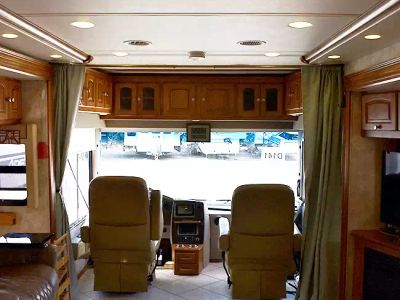 2012 Winnebago 42E — photo 8 view