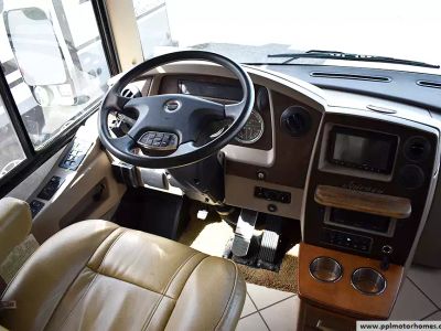 2012 Winnebago 42E — photo 12 view
