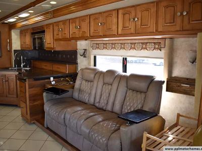 2012 Winnebago 42E — photo 17 view