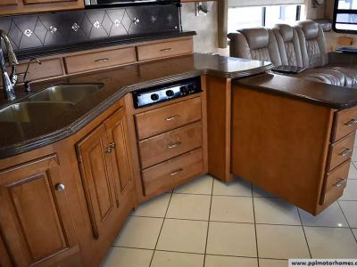 2012 Winnebago 42E — photo 21 view