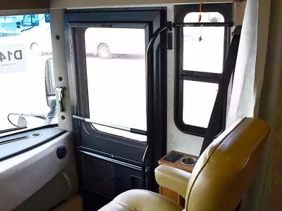 2012 Winnebago 42E — photo 11 view