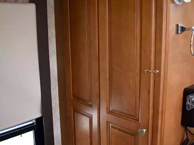 2012 Winnebago 42E — photo 37 view
