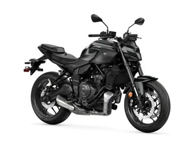 2025 Yamaha MT-07 — front three-quarter view