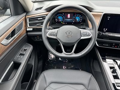 2026 Volkswagen Atlas — photo 17 view