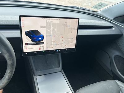 2024 Tesla Model 3 - Photo 12
