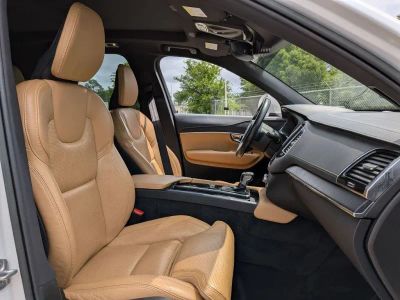 2022 Volvo XC90 - Photo 26