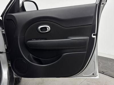2017 Kia Soul - Photo 27