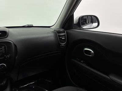 2017 Kia Soul - Photo 26