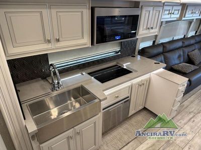 2023 Fleetwood RV Discovery LXE - Photo 9