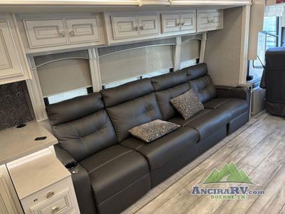 2023 Fleetwood RV Discovery LXE - Photo 12