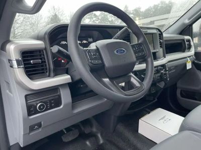 2026 Ford F-550SD - Photo 15