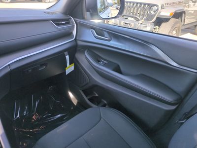 2025 Jeep Grand Cherokee - Photo 18