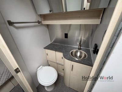 2023 Airstream Flying Cloud - Photo 13