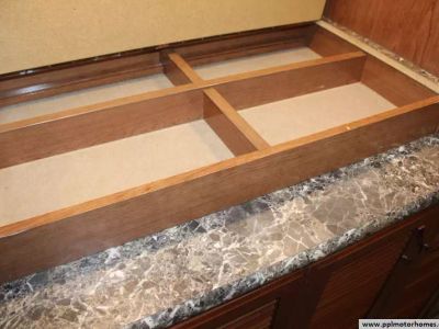 2006 Tiffin Allegro Bus — photo 16 view