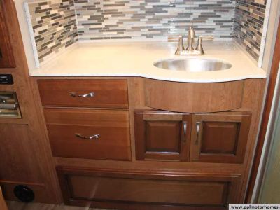 2006 Tiffin Allegro Bus — photo 25 view