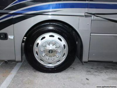 2006 Tiffin Allegro Bus — interior view