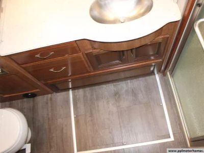 2006 Tiffin Allegro Bus — photo 21 view