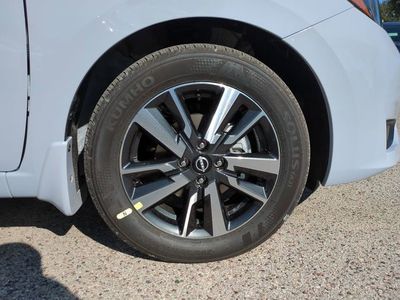 2025 Nissan Versa - Photo 11