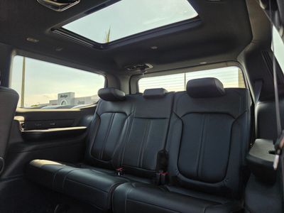 2026 Jeep Grand Wagoneer — photo 7 view