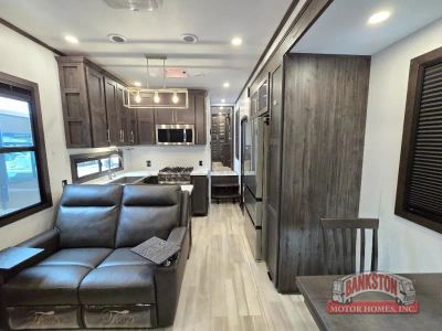 2025 Fuzion 442 — photo 26 view