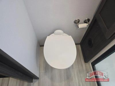 2025 Fuzion 442 — photo 31 view